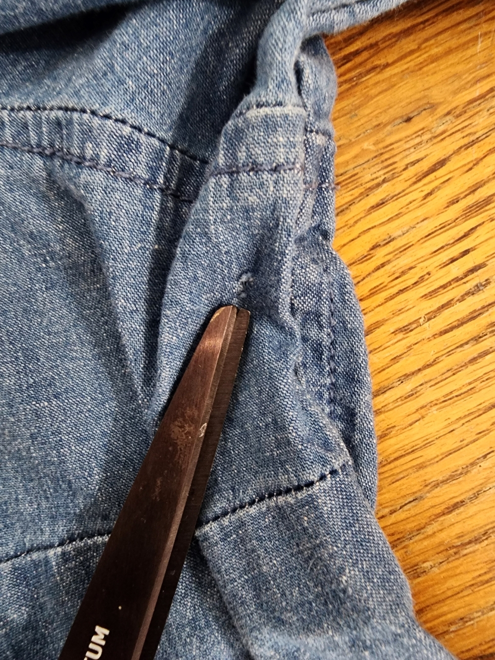 RIDGECUT Chambray Button-Front Shirt - Blue - Picture 6 of 7